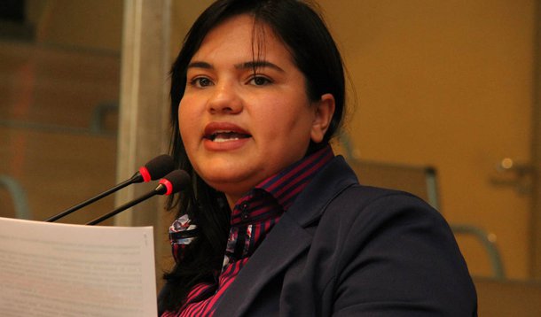 Vereadores contra união gay e pela mulher submissa