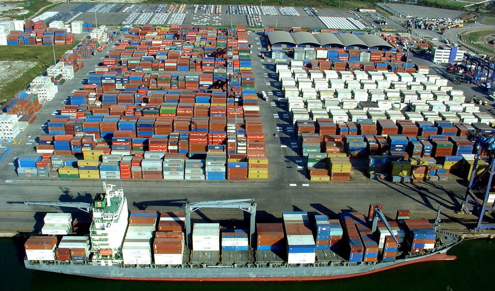 Lucro da Santos Brasil cresce 50% no trimestre