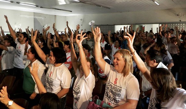 Em Pernambuco, greve pode afetar 1 mi de alunos 