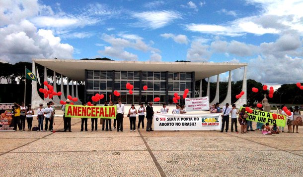 Decisão sobre anencefalia pode abrir mudança no Código Penal