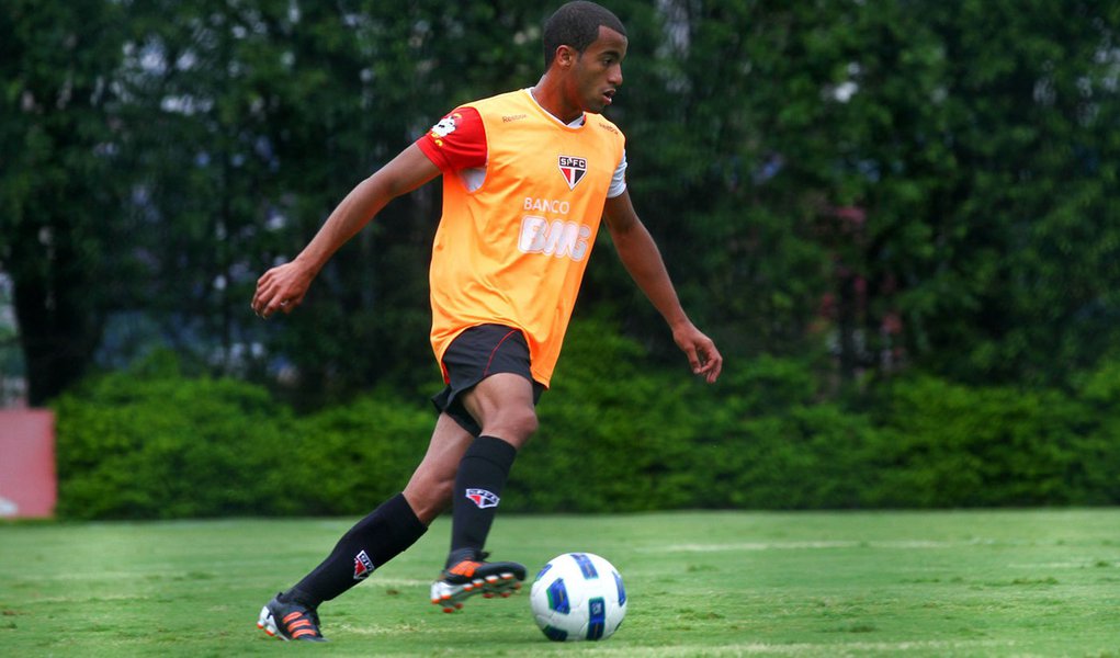 Lucas projeta São Paulo campeão em 2012