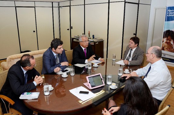 Jackson busca investimentos nas áreas de saúde e agricultura