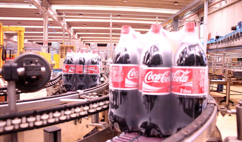 Setor de bebidas frias vai repassar aumento do IPI para consumidor