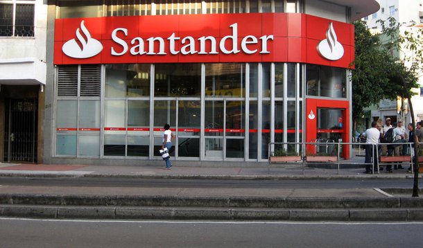 Resultado do Santander cai pela metade
