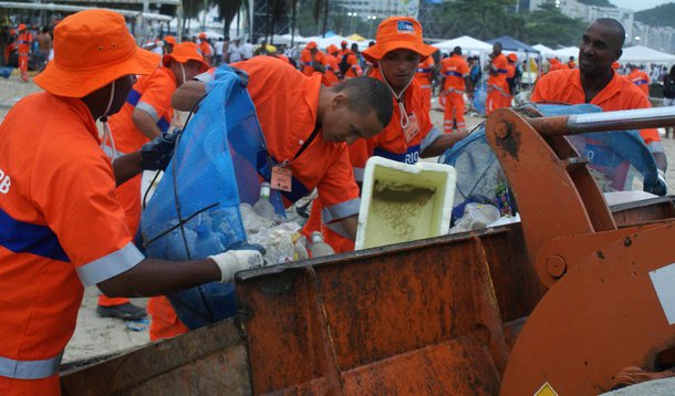 Lixo no Rio pós-virada alcança 645 toneladas