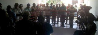 Decisão do TCU faz servidores ocuparem prédio
