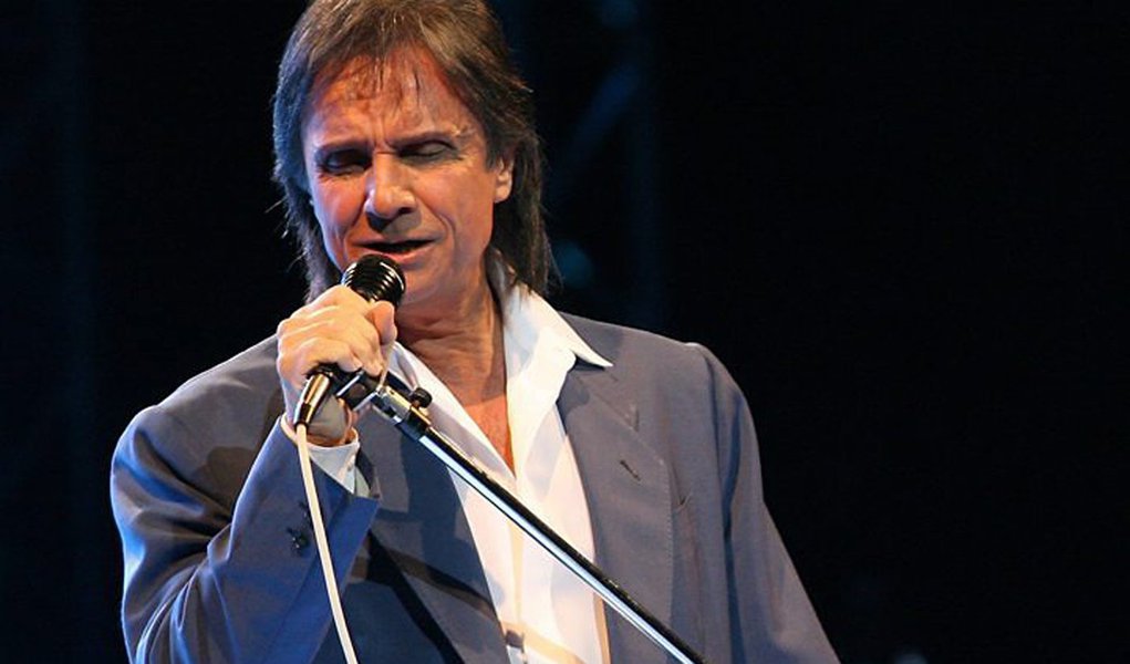 Roberto Carlos e Globo renegociam contrato