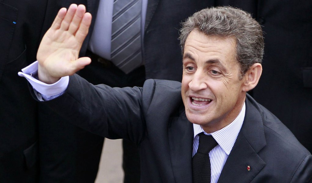 Sarkozy defende imposto sobre transações financeiras