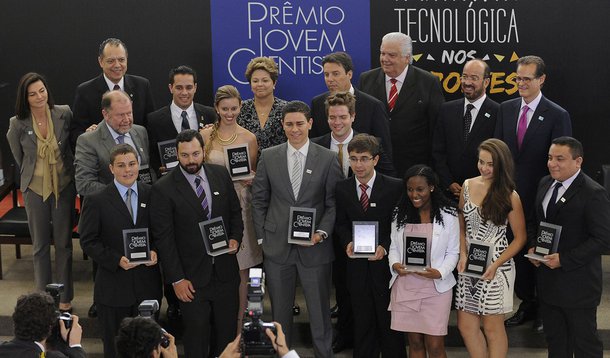 Dilma pede harmonia entre pesquisa e "mundo empresarial"