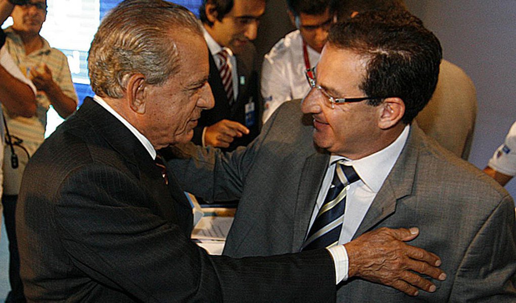 Oposição termina 2012 sem discurso definido