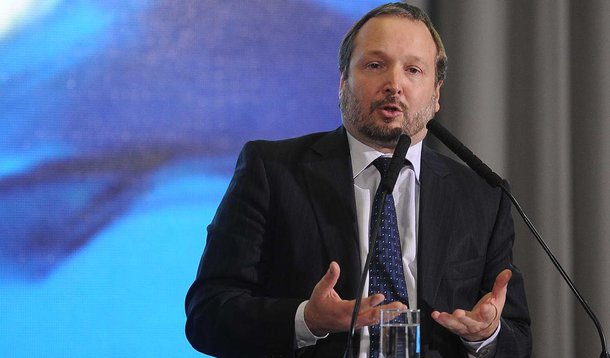 Governo anuncia para abril divisão do Clarín