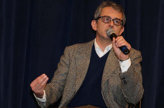 Em editorial, Frias assume oposição a Dilma
