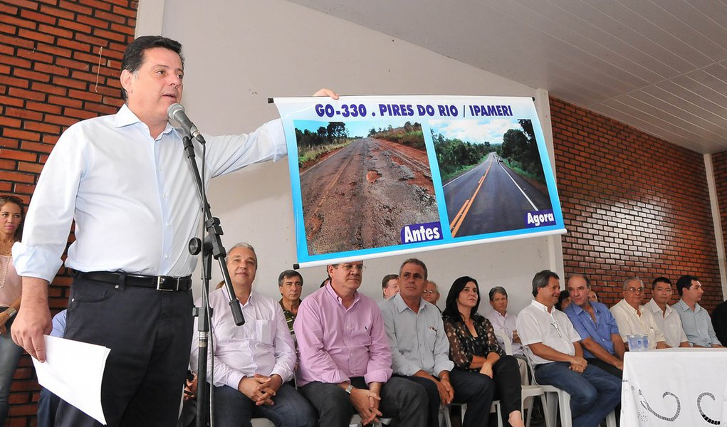 Perillo faz maratona de inaugurações no interior