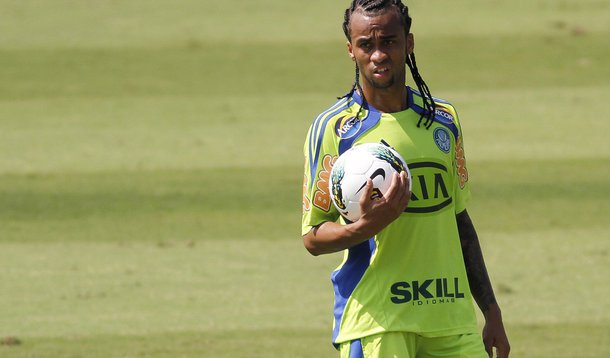 Wesley se machuca e só volta em 2013