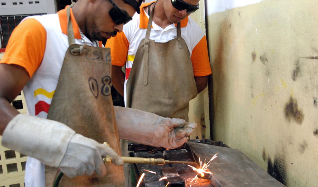 Prefeitura oferece 3,5 mil vagas em cursos de qualificação