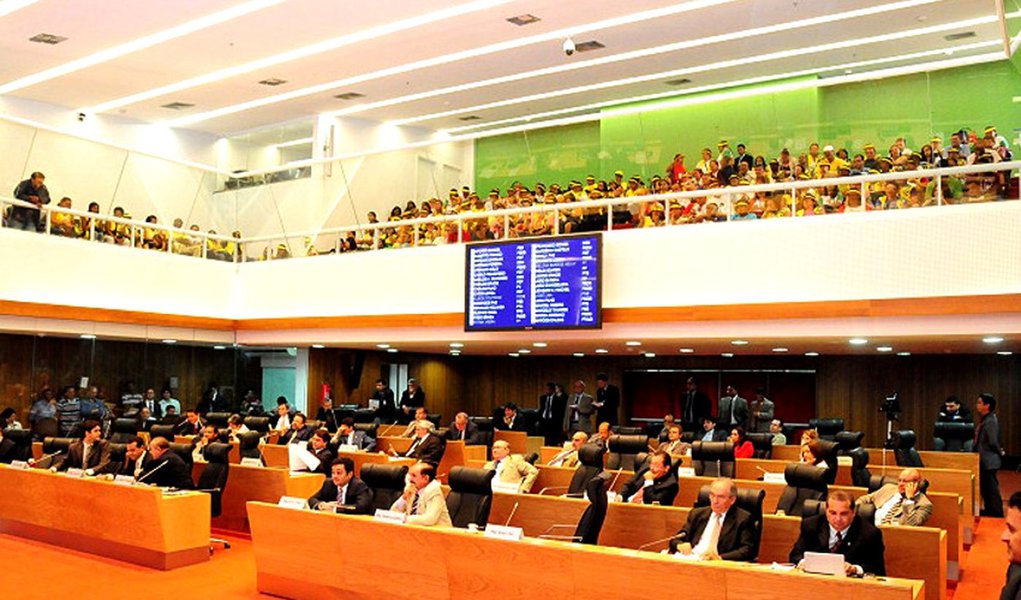 Estado entre os nove que pagam 15º a deputados