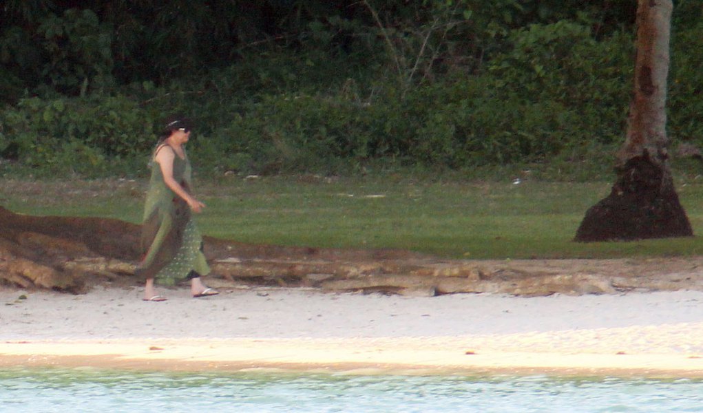 Da Bahia, Dilma conversa com Cristina por telefone