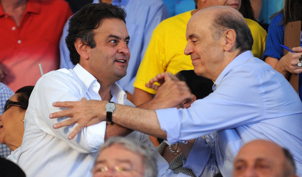 Aécio põe Serra hoje na TV por força máxima tucana