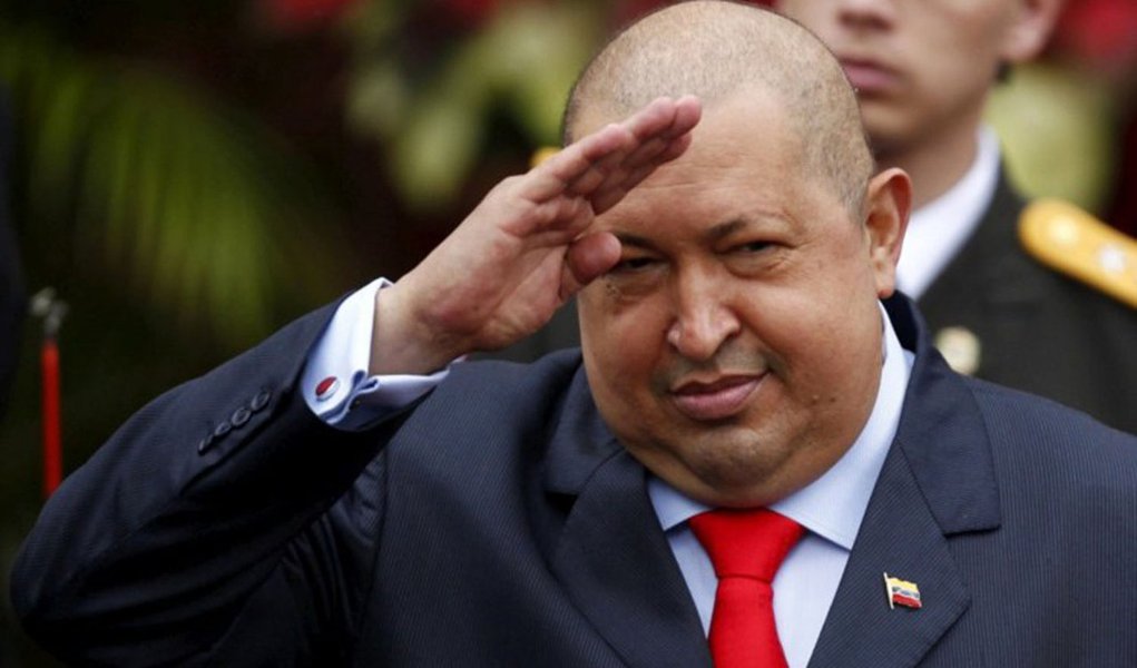 Saúde de Chávez evolui de estável para favorável