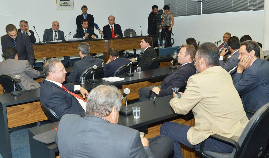 Aumento de contribuição do servidor sai da pauta na AL