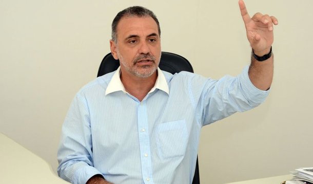 “Candidatura de Neto representa o passado”
