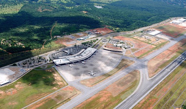 Sem dinheiro, reforma de Confins acumula atrasos