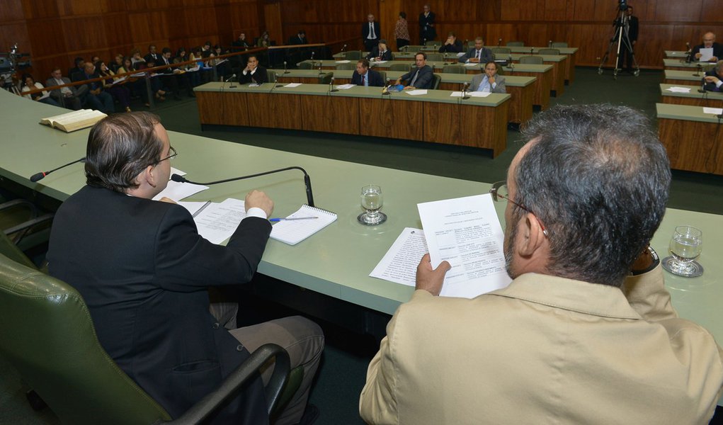 Assembleia aprova anistia a ex-servidores da Caixego