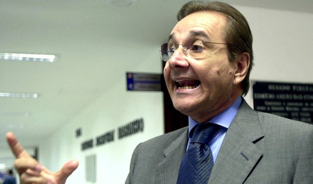 Após ano desastroso, DEM ainda mira presidência em 2014