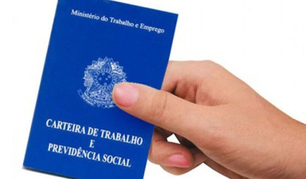 Emprego com carteira assinada cai 25,9% no primeiro semestre
