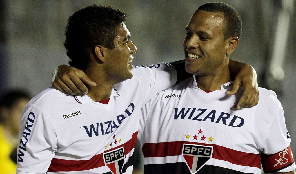 São Paulo joga bem e domina Mogi Mirim