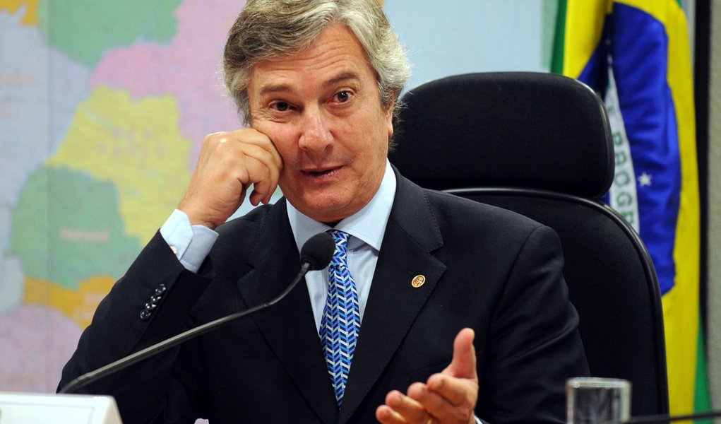 Collor articulou volta de partidos à base aliada