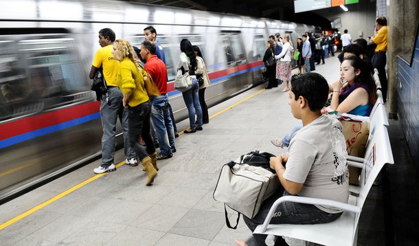 Em Brasília, Polícia investiga metroviários do Facebook