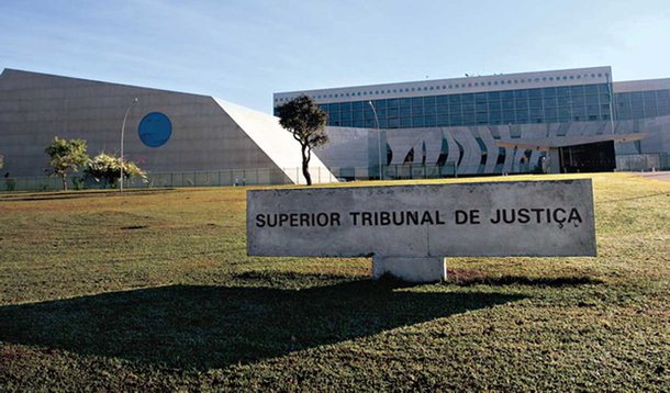 STJ divulga salários com o nome de juízes e servidores