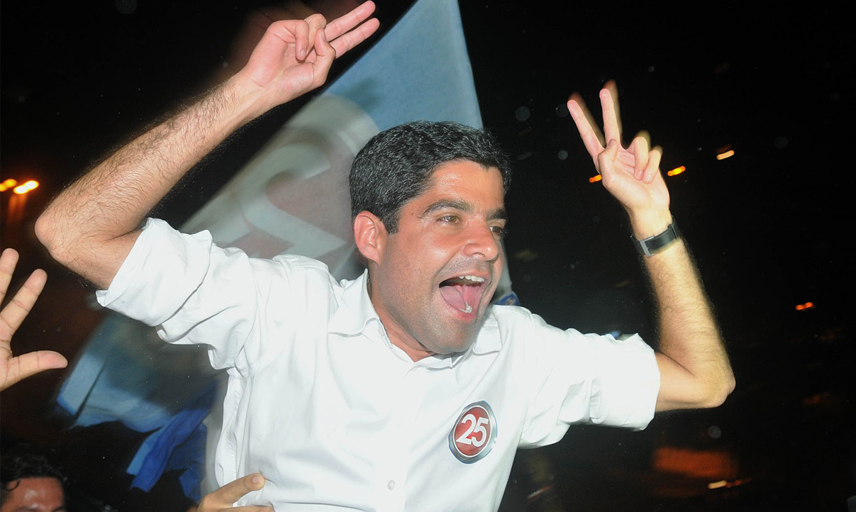 Dois carnavais em Salvador no ano da Copa