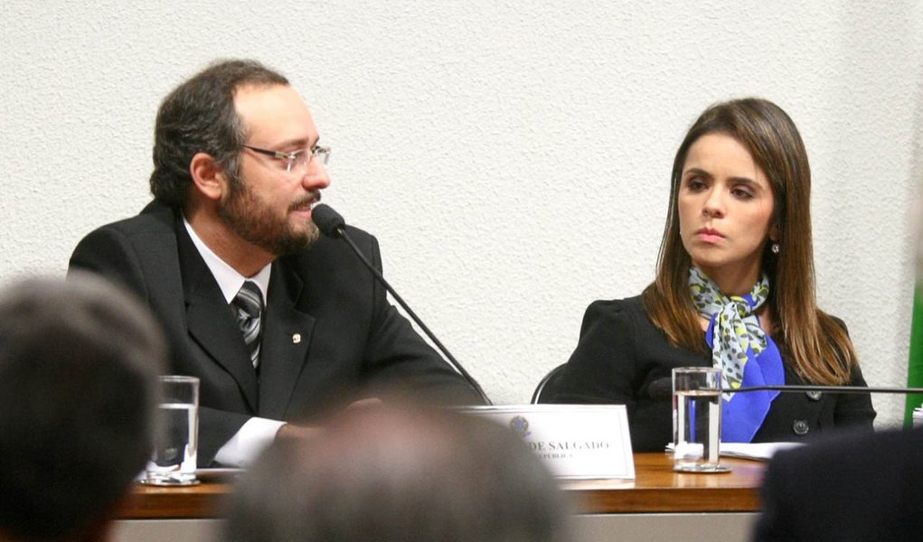 MPF quer confiscar bens de todo o bando de Cachoeira