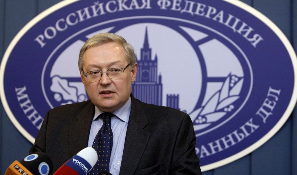 Rússia diz que fim do embargo de armas da UE é golpe à paz na Síria