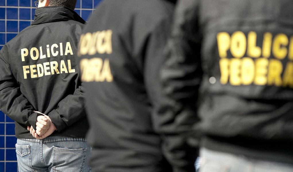 PF prende 13 por desvios de recursos públicos em MG