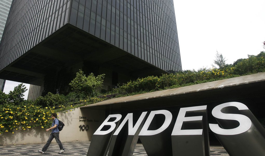 Desembolsos do BNDES somam R$ 43,8 bi até maio