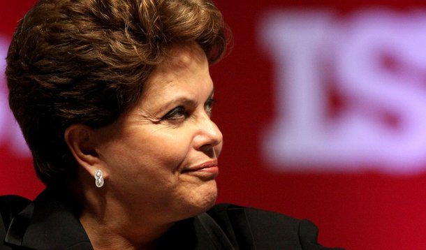 Dilma tenta impedir convocação de Pimentel