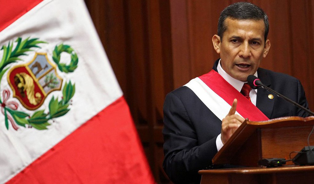 Humala opta por modelo lulista e cresce a 4,8%