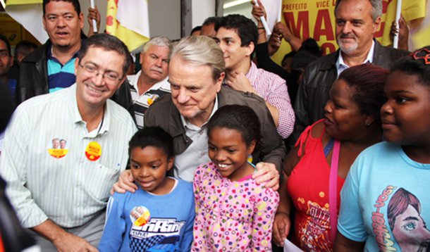 Lacerda começa campanha no Barreiro, onde perdeu em 2008