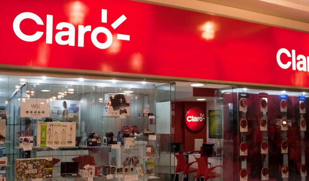 Claro está proibida de vender chips em SP