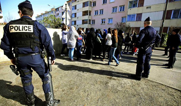 França prende mais dez pessoas em operação contra o terrorismo