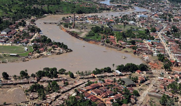 Famílias em áreas de risco serão retiradas
