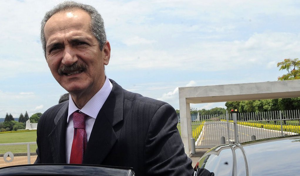 Depois de Aldo, Senado fecha as portas para Valcke