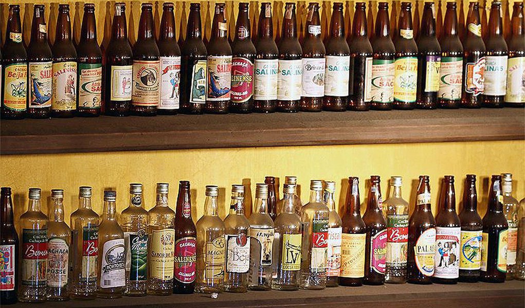 Cachaça de Salinas ganha certificado para exportar mais