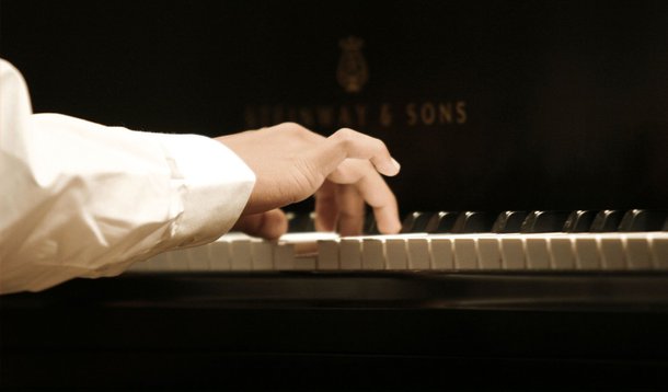 Morreu na Alemanha o pianista brasileiro Roberto Szidon