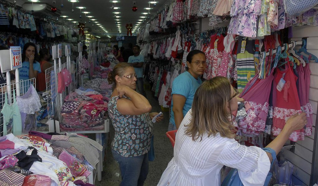 Comércio foi o ramo que mais admitiu em 2011