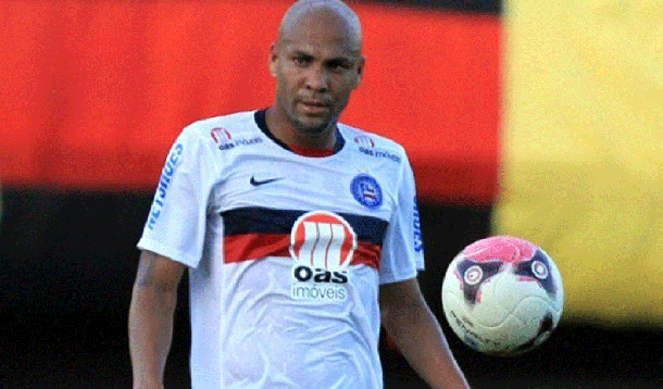 STJD suspende atacante Souza por quatro jogos