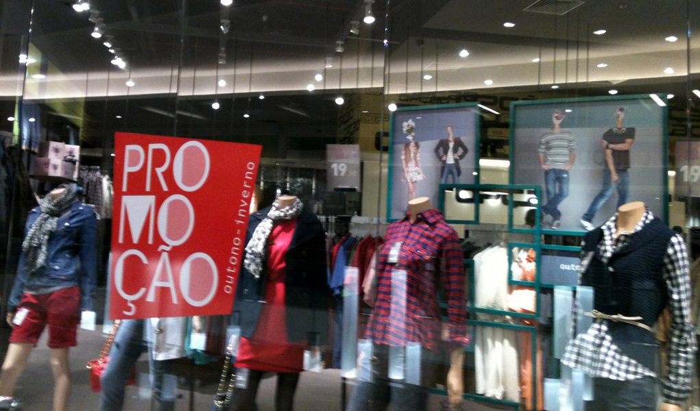 Temporada de descontos aquece comércio em BH